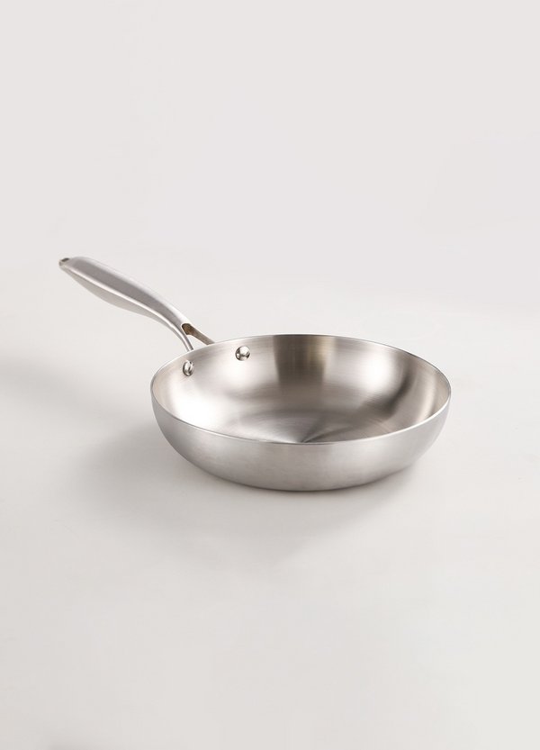 La poêle inox 18/10 : un choix durable et performant pour cuisiner